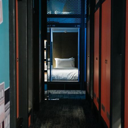 Capsuletransit Airside Klia T2 - Airport Hotel - International Departure Near To Transit Hall, Gate Q Sepang Exterior foto