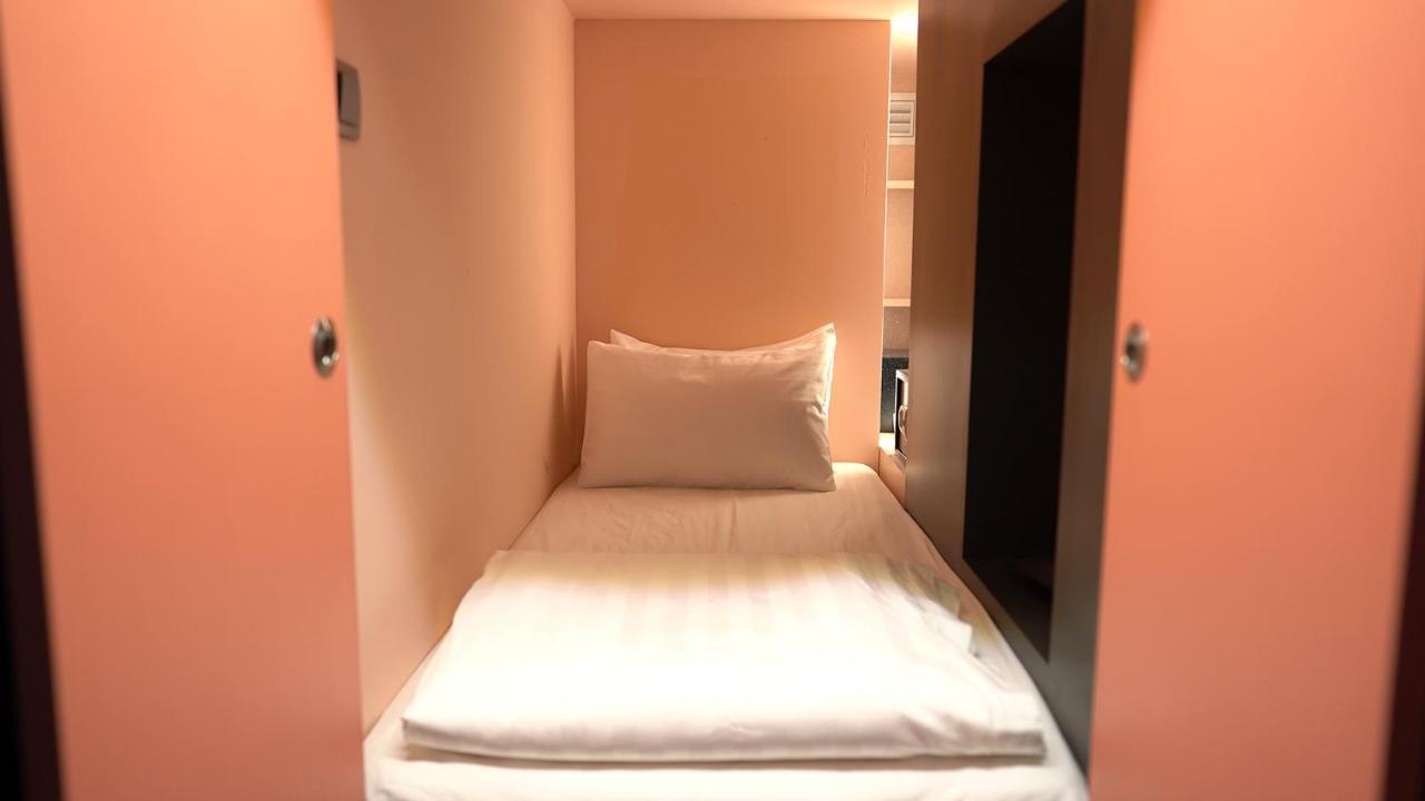 Capsuletransit Airside Klia T2 - Airport Hotel - International Departure Near To Transit Hall, Gate Q Sepang Exterior foto